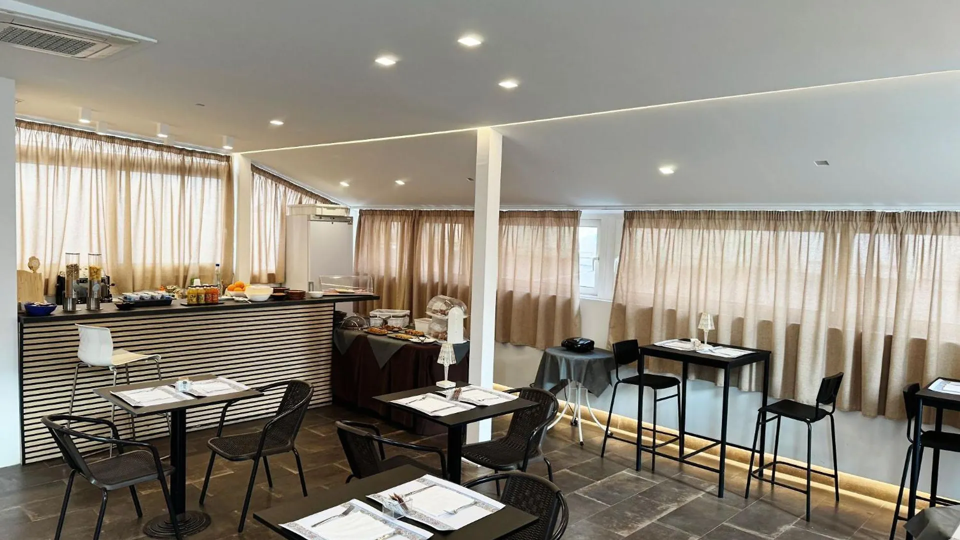 8Room Hotel Catania-Fontanarossai nemzetközi repülőtér Olaszország